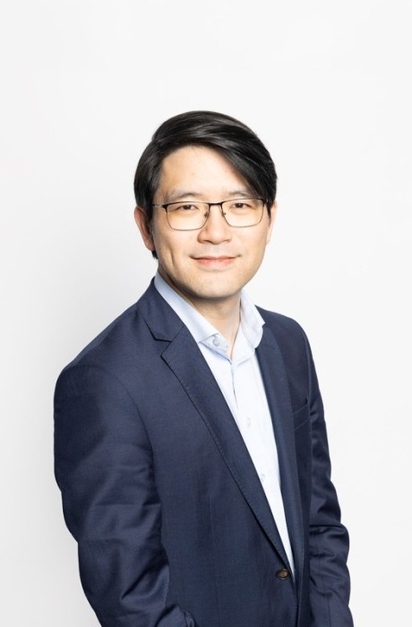 Dr Elton Zheng